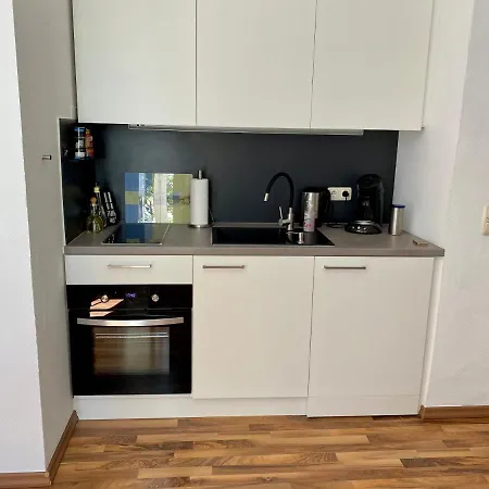 Zentrale Mit Balkon In Apartamento Aquisgrano