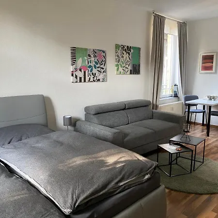Apartment Zentrale Mit Balkon In
