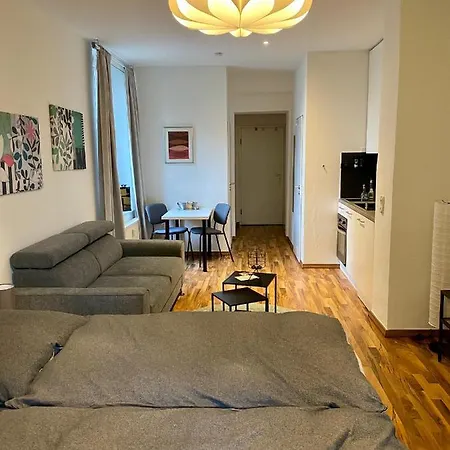 Zentrale Mit Balkon In * Aachen