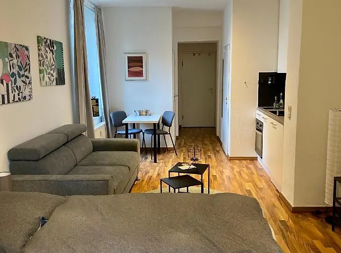 Zentrale Mit Balkon In * Aquisgrano